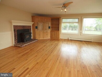9209 Ox Rd, Lorton, VA 22079 - photo 3