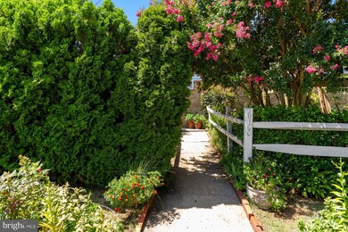 6100 63rd Ave, Riverdale, MD 20737 - photo 2