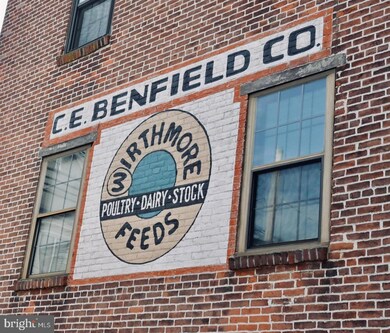 624 E Walnut St unit 302, Perkasie, PA 18944 - photo 4