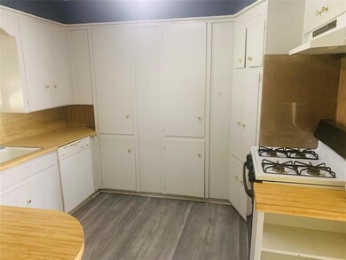 208 Glen Rose Ave, Cleburne, TX 76033 - photo 5