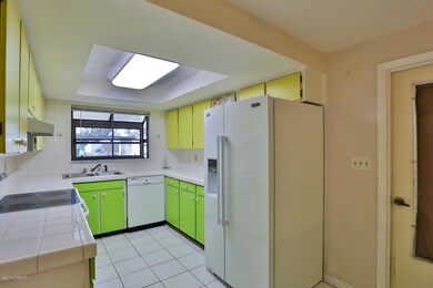 838 E 13th Ave, New Smyrna Beach, FL 32169 - photo 4