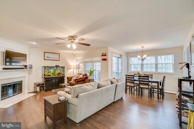 9284 Cardinal Forest Ln unit A, Lorton, VA 22079 - photo 2