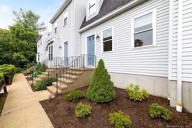 45 Hillside Ave unit 3, Branford, CT 06405 - photo 2