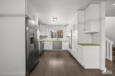 19-6469villagepkwy_ZHM_019