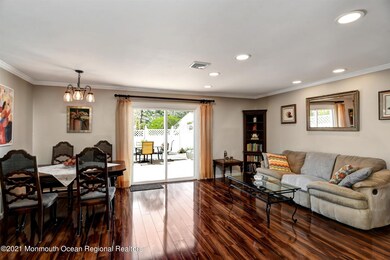 04-Living Room & Dining Room
