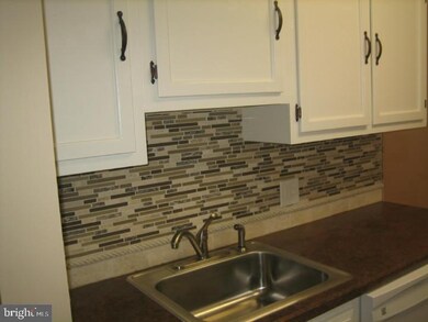 10 Edward Rutledge Bldg unit 10, Blackwood, NJ 08012 - photo 5