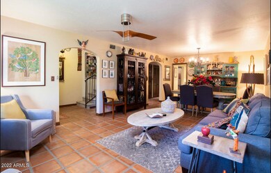 Living : dining into kitchen