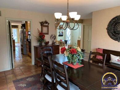 5910 SW 33rd St, Topeka, KS 66614 - photo 4