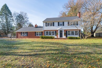 4302 Edgecliff-1