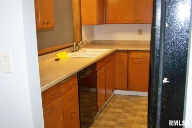 1704 Monterey Ct, Bettendorf, IA 52722 - photo 5