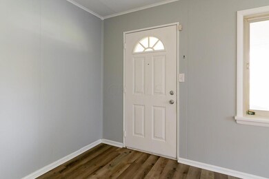 484 S Hampton Rd, Columbus, OH 43213 - photo 3