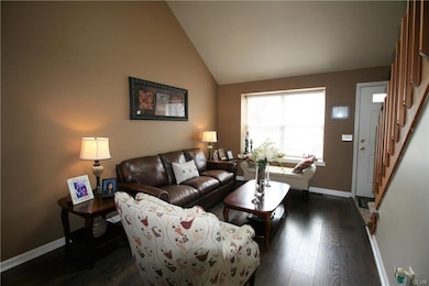 2755 Victoria Ln, Easton, PA 18045 - photo 4