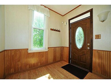 Entry/Foyer.