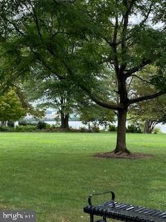 1316 Chetworth Ct, Alexandria, VA 22314 - photo 2