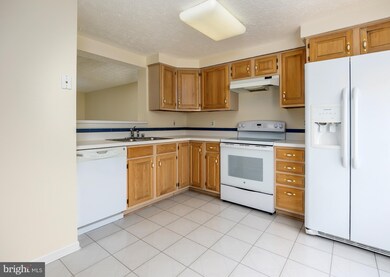 13904 Winding Ridge Ln, Centreville, VA 20121 - photo 5