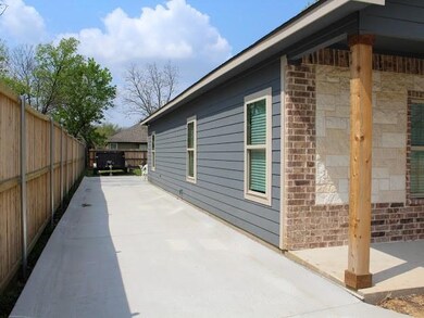 4853 Bernal Dr, Dallas, TX 75212 - photo 3