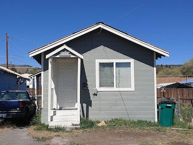 253 Martin St, Klamath Falls, OR 97601 - photo 2