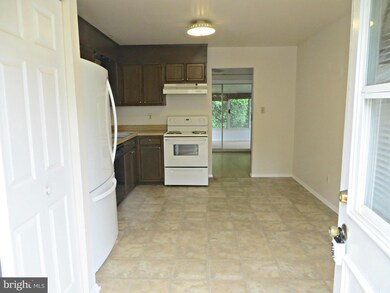 9200 Waltham Woods Rd, Parkville, MD 21234 - photo 7