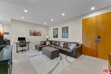 612 S Barrington Ave unit 317, Los Angeles, CA 90049 - photo 4