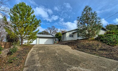 3440 Summit Dr, Redding, CA 96001 - photo 2
