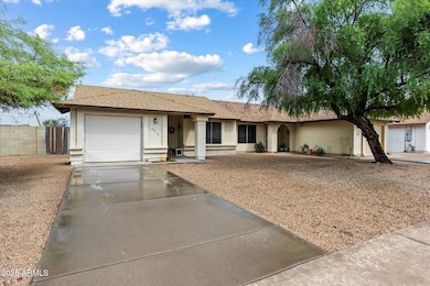 1910 E Sandra Terrace, Phoenix, AZ 85022 - photo 2