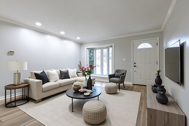 533 Cherry Ln, Glenview, IL 60025 - photo 4