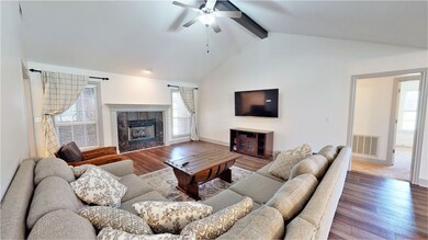 213 SW Tunbridge Dr, Bentonville, AR 72712 - photo 7