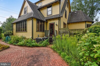 611 Pershing Dr, Silver Spring, MD 20910 - photo 3