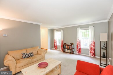 11206 Little Fox Ln, Germantown, MD 20876 - photo 5
