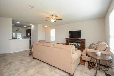 7922 Lani Blue Ln, Houston, TX 77040 - photo 6