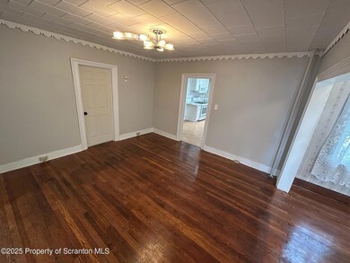 527 Willow St unit 1, Scranton, PA 18505 - photo 5