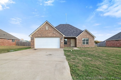 112 Swiss Trail, Calera, OK 74730 - photo 2