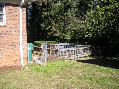 Side deck area great for entertaining