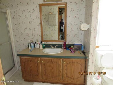 401 Junuiperwood Ranch, Ash Fork, AZ 86320 - photo 4