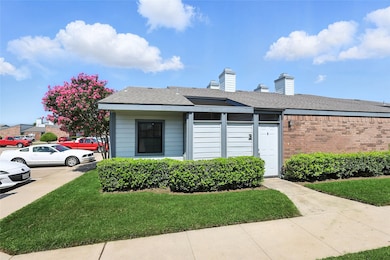 640 Bellaire Dr unit B, Hurst, TX 76053 - photo 2