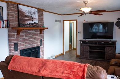 517 NE 12th St, Abilene, KS 67410 - photo 2