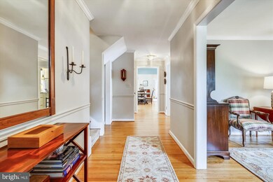 2117 Reynolds St, Falls Church, VA 22043 - photo 3