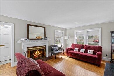 31 Hemalin Rd, Cranston, RI 02910 - photo 4