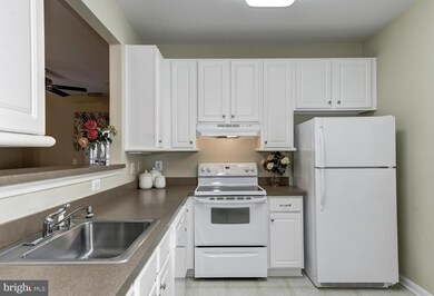 2608 Chapel Lake Dr unit 211, Gambrills, MD 21054 - photo 3