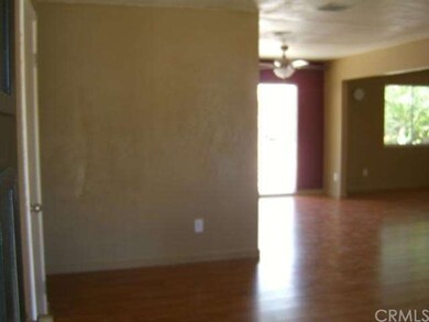 Front door looking toward family room & kitchen