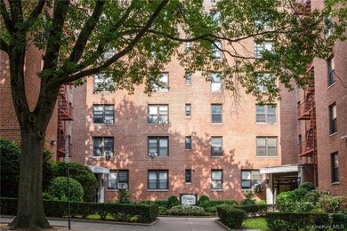 4 Windsor Terrace unit 1E, White Plains, NY 10601 - photo 3