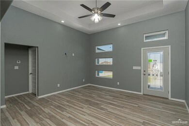 819 Sabrina Dr, Alamo, TX 78516 - photo 2