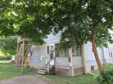 526 Finch St, Adrian, MI 49221 - photo 5