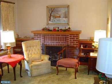 9 Carlisle Ave, Reading, PA 19609 - photo 4