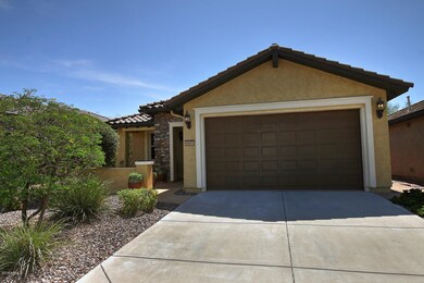 6603 W Mockingbird Way-large-002-007-Str