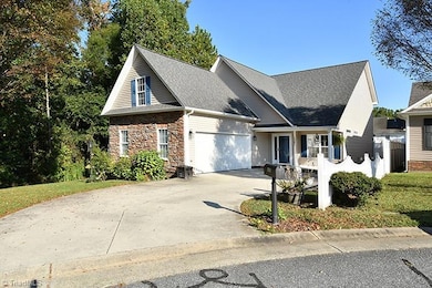 1381 Fort Place Ct, Winston Salem, NC 27127 - photo 2