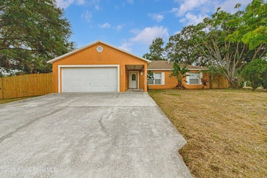 1706 Apache St NE