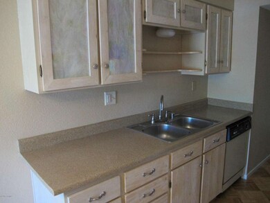 Lakes kitchen 4