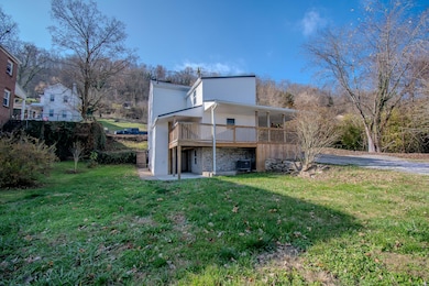 449 W 2nd St, Maysville, KY 41056 - photo 3