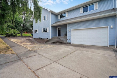 251 Fairview St, Silverton, OR 97381 - photo 4